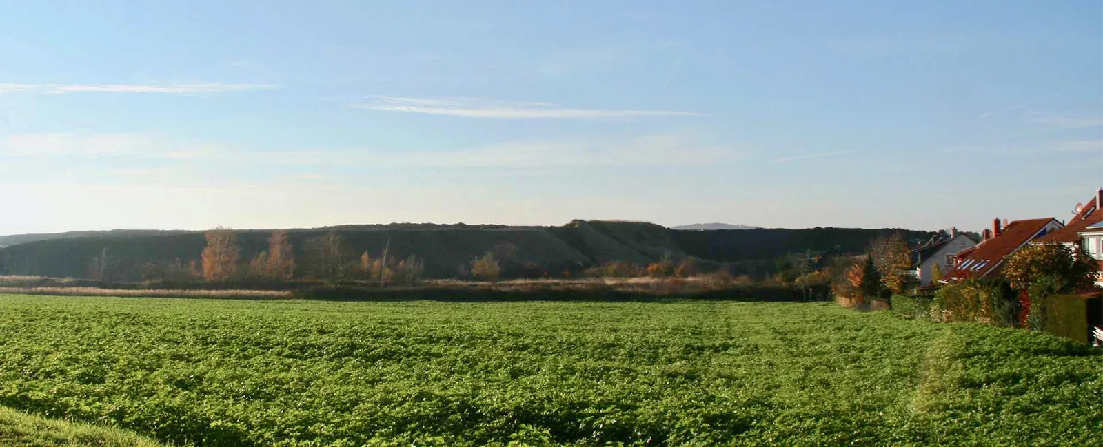 Feldmark mit Blick auf die Kalihalde Ronnenberg